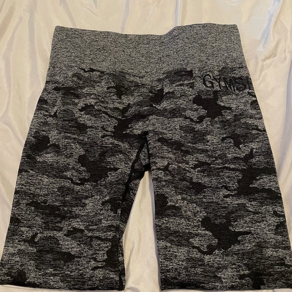 Black camo gymshark leggings